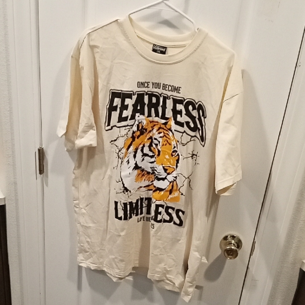 Fearless Tiger Graphic T-Shirt